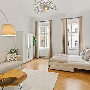 Appartamento Cozy - 4 Min U6 Josefstaedterstrasse, Vienna